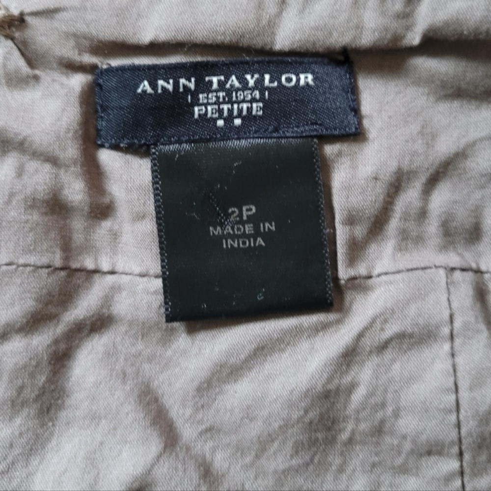 Ann Taylor light gray eyelet pencil skirt - Picture 2 of 2
